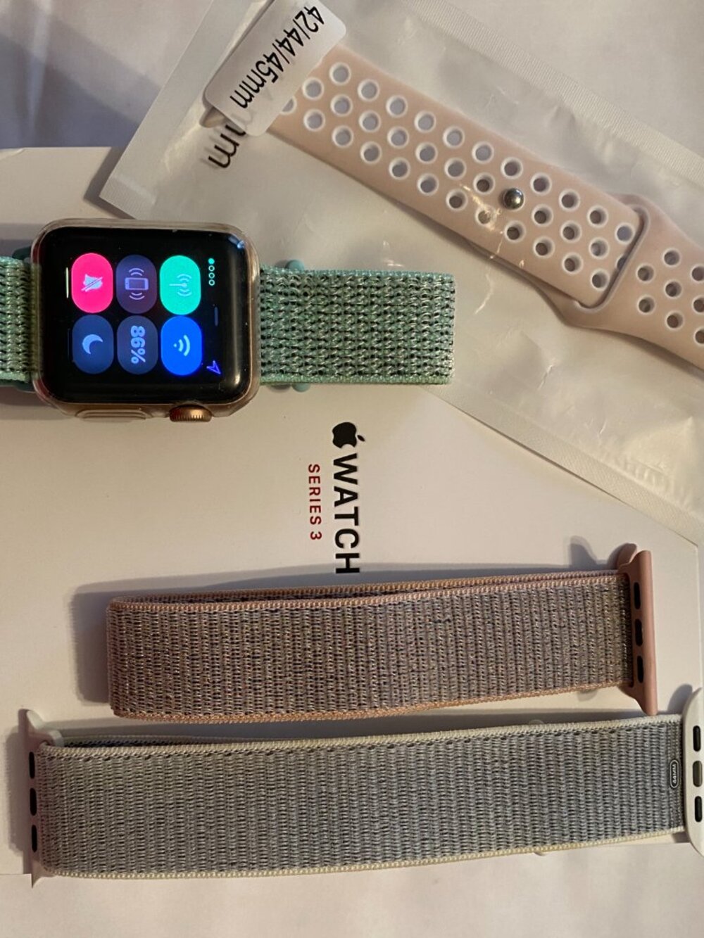 Apple Watch - Picture 2 of 2